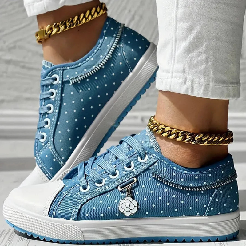 Clara – elegante Sneaker für Damen mit floralen Details