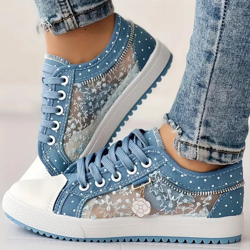 Clara – elegante Sneaker für Damen mit floralen Details
