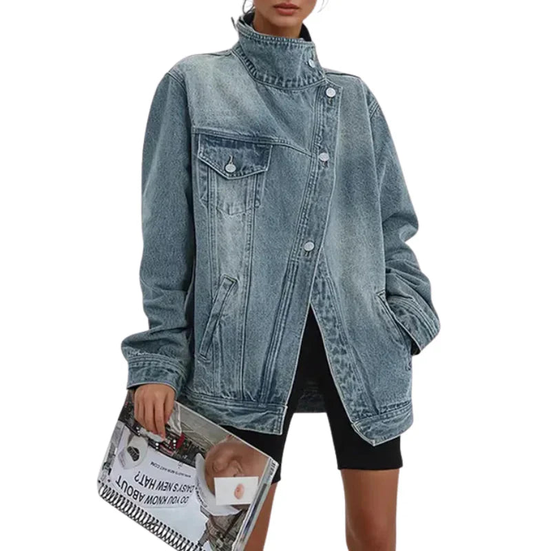 Cleo – Asymmetrische City-Jacke mit Knöpfen