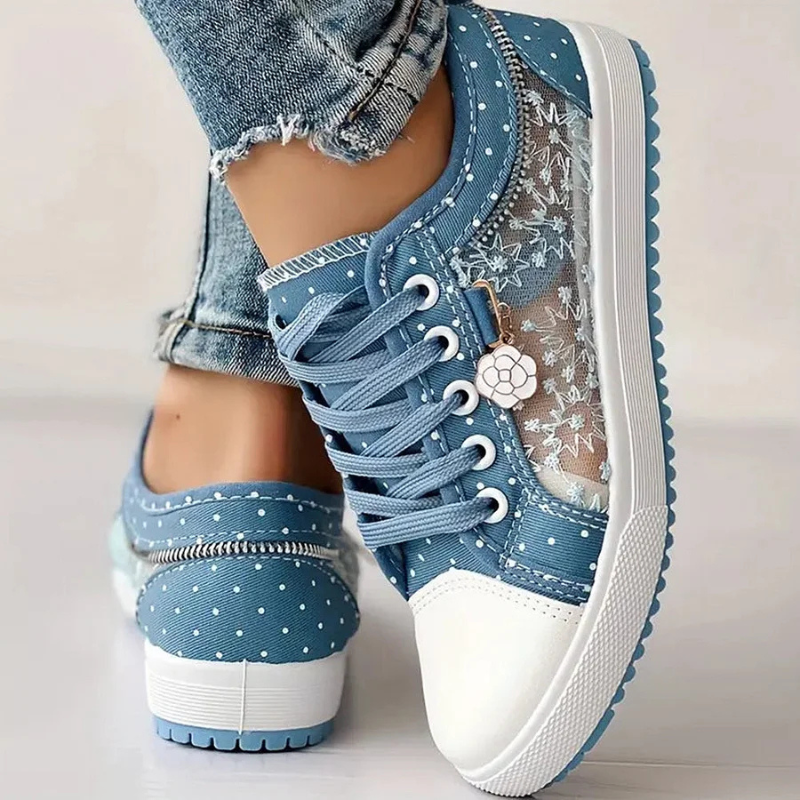 Clara – elegante Sneaker für Damen mit floralen Details