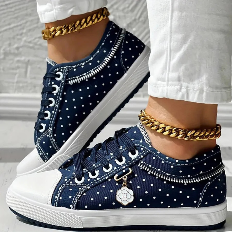 Clara – elegante Sneaker für Damen mit floralen Details