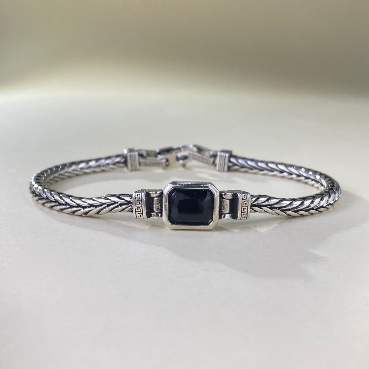 Onyx-Edelsteinarmband
