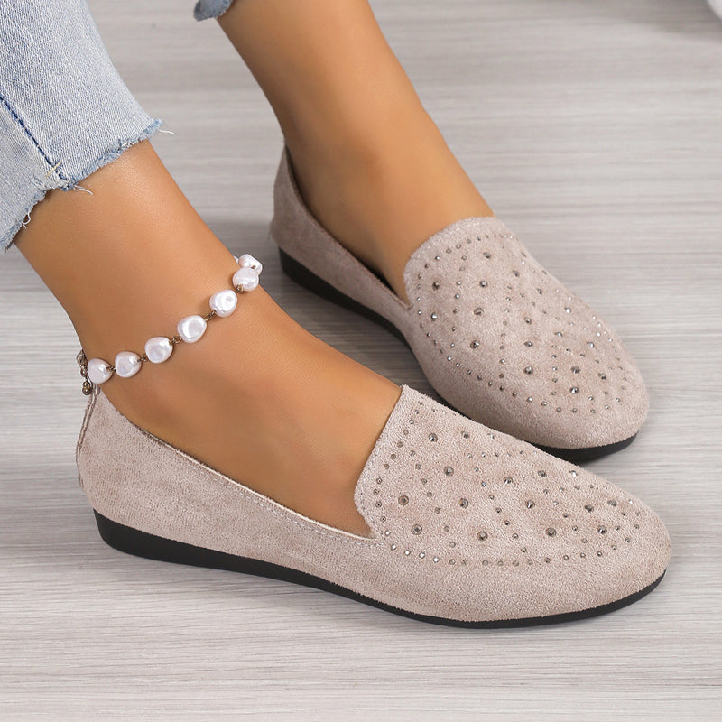 Flache Schuhe mit Strassverzierung